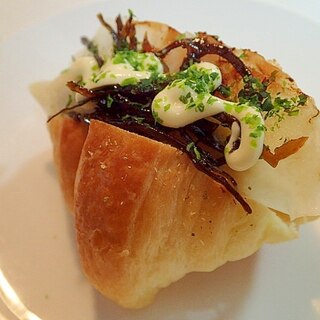 あおさ/マヨで　焼き餃子と昆布佃煮のクロワッサン